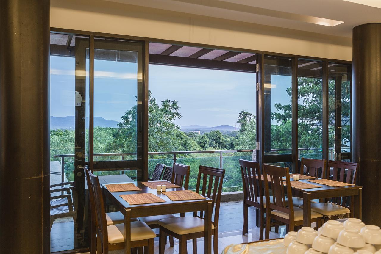 Phumundra Resort Phuket Exterior photo