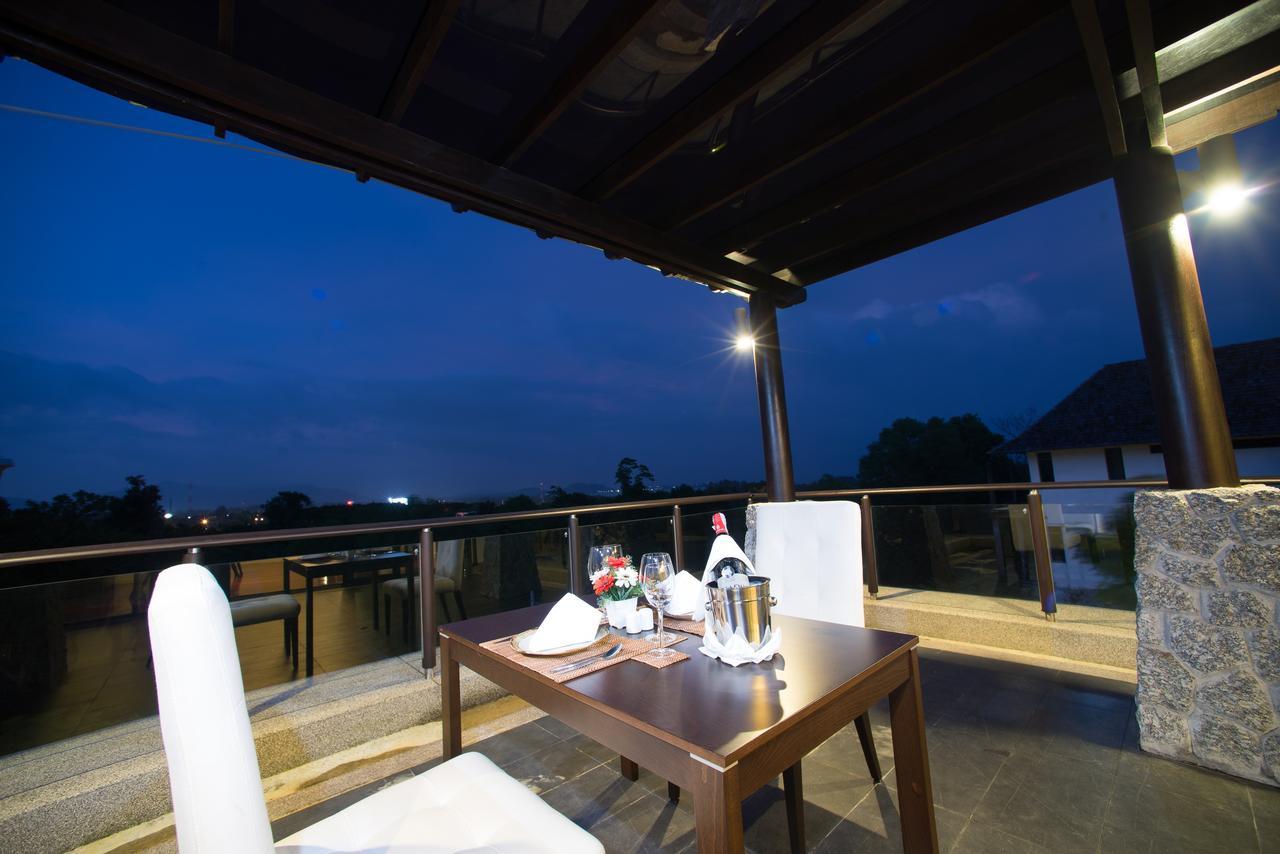 Phumundra Resort Phuket Exterior photo
