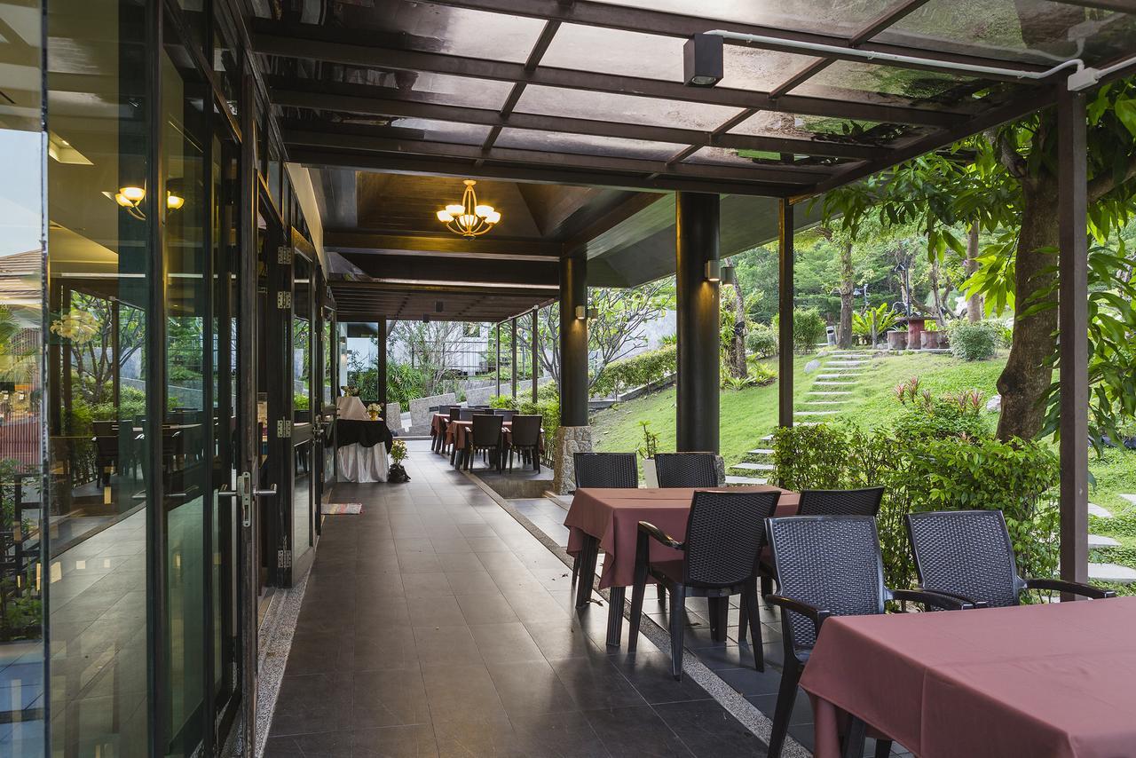 Phumundra Resort Phuket Exterior photo