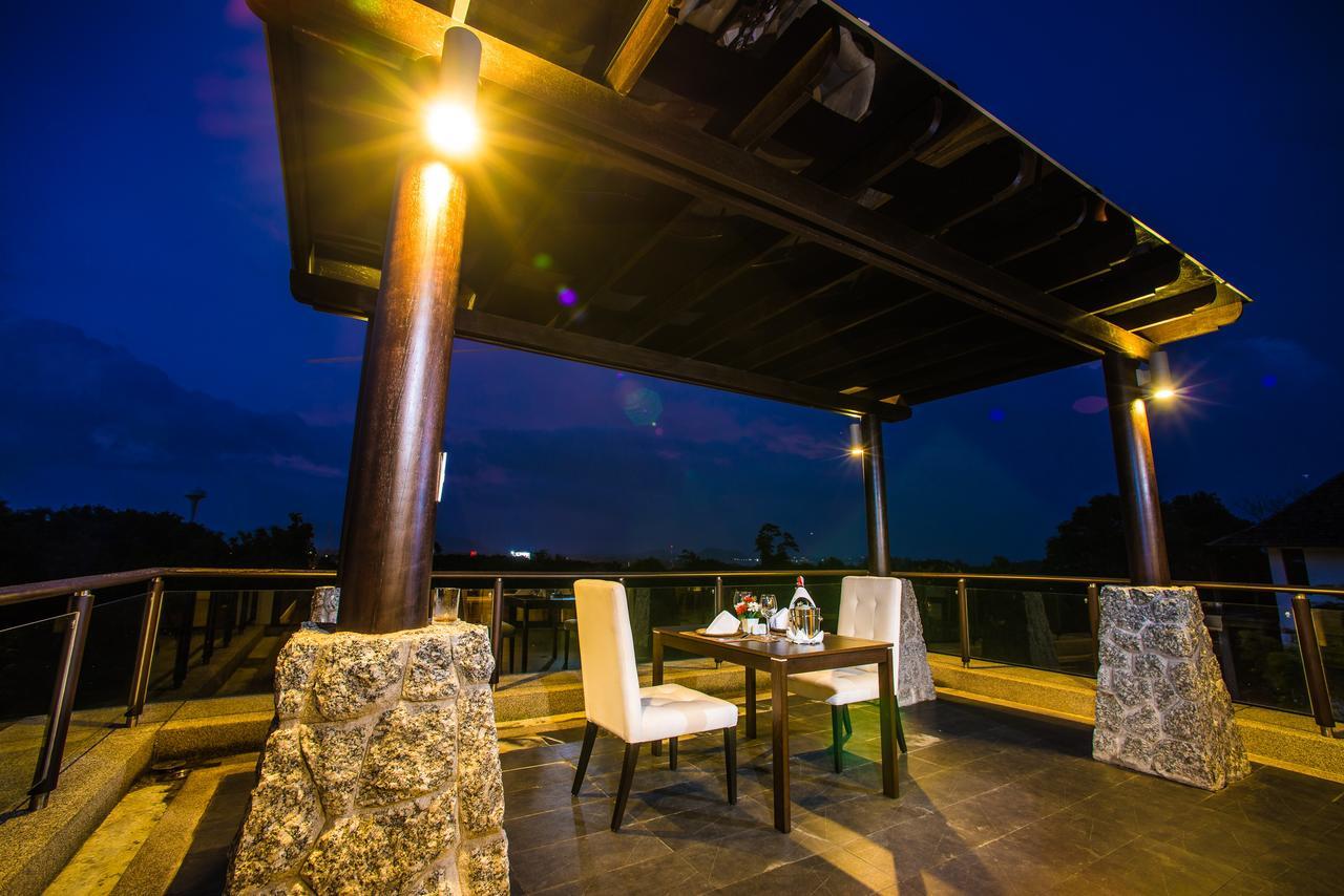 Phumundra Resort Phuket Exterior photo